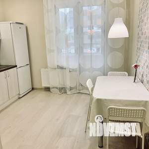 1-к квартира, посуточно, 40м2, 2/18 этаж