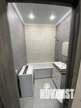 Студия квартира, посуточно, 32м2, 1/7 этаж