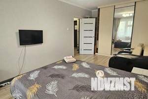 1-к квартира, посуточно, 37м2, 3/10 этаж