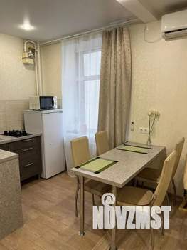 Студия квартира, посуточно, 38м2, 4/5 этаж