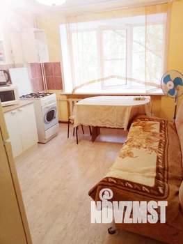 1-к квартира, посуточно, 40м2, 3/5 этаж