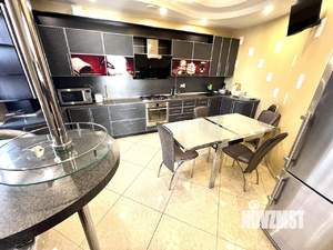 3-к квартира, на длительный срок, 130м2, 3/5 этаж