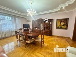 3-к квартира, на длительный срок, 141м2, 3/5 этаж