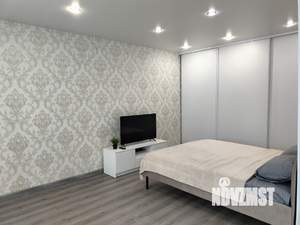 Студия квартира, посуточно, 32м2, 6/9 этаж
