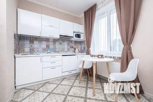 Студия квартира, посуточно, 32м2, 13/18 этаж