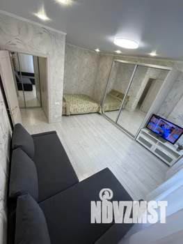 1-к квартира, посуточно, 38м2, 8/18 этаж