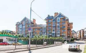 4-к квартира, на длительный срок, 180м2, 3/7 этаж