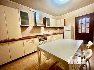 3-к квартира, на длительный срок, 105м2, 3/9 этаж