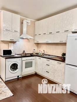 Студия квартира, посуточно, 32м2, 10/19 этаж