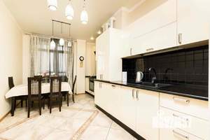 2-к квартира, посуточно, 65м2, 1/1 этаж