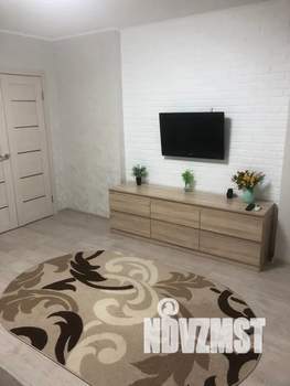 1-к квартира, посуточно, 38м2, 8/17 этаж