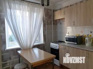 1-к квартира, посуточно, 35м2, 3/10 этаж