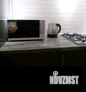 Студия квартира, посуточно, 42м2, 1/5 этаж