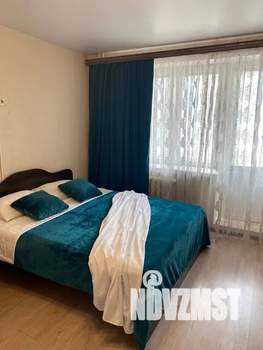 1-к квартира, посуточно, 38м2, 4/10 этаж