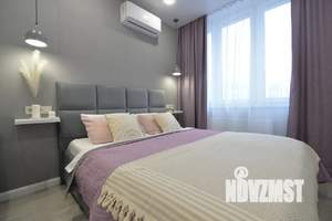 Студия квартира, посуточно, 38м2, 3/25 этаж