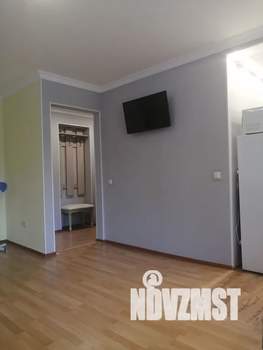 Студия квартира, посуточно, 33м2, 1/5 этаж