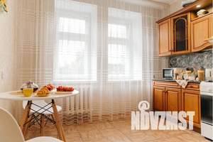 1-к квартира, посуточно, 44м2, 4/10 этаж