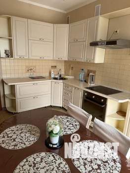 Студия квартира, посуточно, 62м2, 5/12 этаж