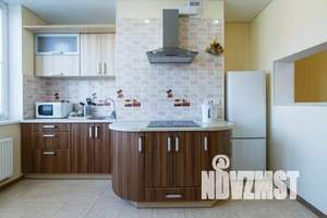 1-к квартира, посуточно, 55м2, 4/25 этаж