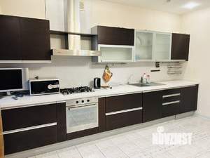 3-к квартира, на длительный срок, 130м2, 2/4 этаж