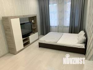 1-к квартира, посуточно, 40м2, 2/18 этаж