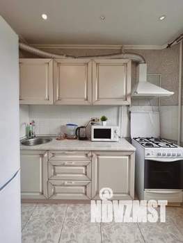 1-к квартира, посуточно, 41м2, 4/10 этаж