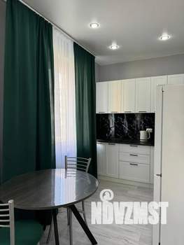 Студия квартира, посуточно, 36м2, 3/10 этаж