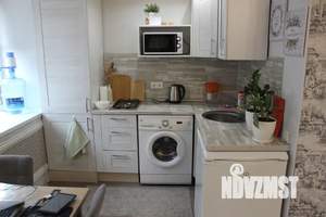 Студия квартира, посуточно, 30м2, 1/5 этаж