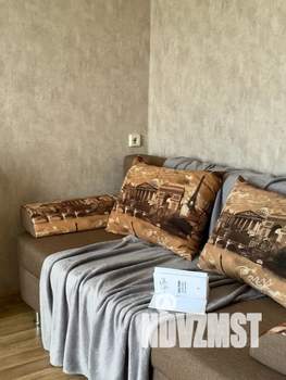 1-к квартира, посуточно, 37м2, 8/10 этаж