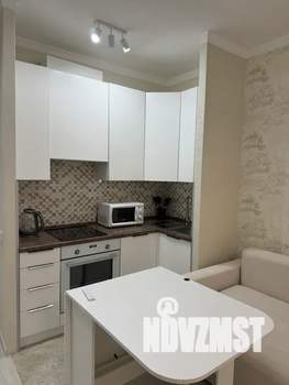 Студия квартира, посуточно, 35м2, 7/19 этаж