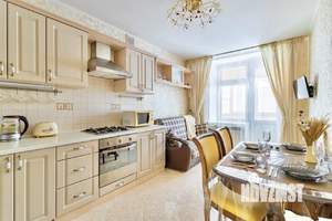 1-к квартира, посуточно, 50м2, 2/5 этаж