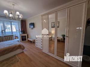 1-к квартира, на длительный срок, 62м2, 4/10 этаж