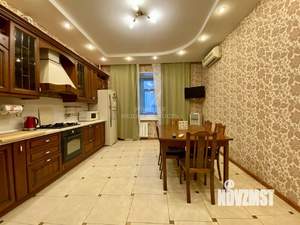 3-к квартира, на длительный срок, 130м2, 1/5 этаж