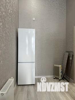 Студия квартира, посуточно, 40м2, 1/19 этаж