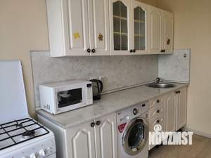 1-к квартира, посуточно, 38м2, 4/10 этаж