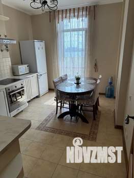 Студия квартира, посуточно, 62м2, 5/12 этаж