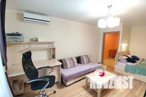 1-к квартира, посуточно, 42м2, 3/12 этаж
