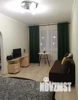 1-к квартира, посуточно, 38м2, 7/17 этаж