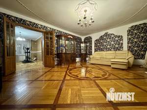 3-к квартира, на длительный срок, 130м2, 6/6 этаж