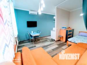 Студия квартира, посуточно, 35м2, 2/3 этаж