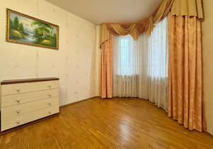 4-к квартира, на длительный срок, 140м2, 4/5 этаж