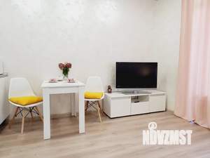 Студия квартира, посуточно, 35м2, 1/19 этаж