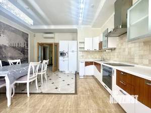 3-к квартира, на длительный срок, 146м2, 5/8 этаж