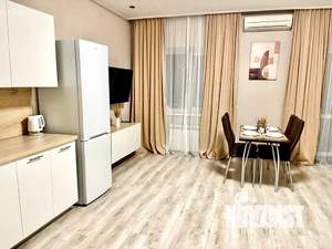 Студия квартира, посуточно, 45м2, 10/22 этаж