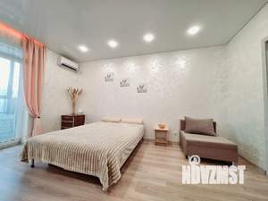 Студия квартира, посуточно, 35м2, 1/19 этаж