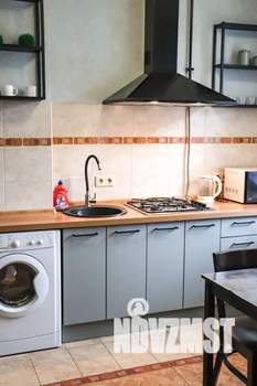 Студия квартира, посуточно, 39м2, 1/5 этаж