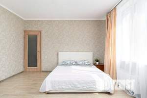 2-к квартира, посуточно, 75м2, 1/1 этаж