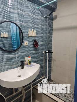 Студия квартира, посуточно, 42м2, 1/3 этаж