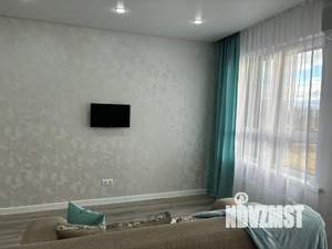 Студия квартира, посуточно, 32м2, 19/25 этаж