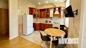 Студия квартира, посуточно, 42м2, 2/5 этаж